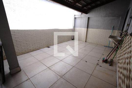 Casa à venda com 3 quartos, 180m² em Residencial Center Ville, Goiânia