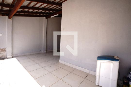 Casa à venda com 3 quartos, 180m² em Residencial Center Ville, Goiânia