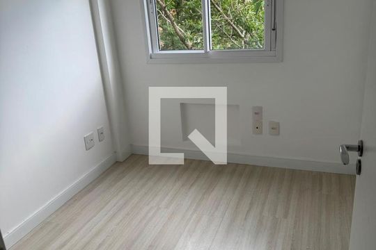 Quarto de apartamento à venda com 3 quartos, 80m² em Santo Antônio, Porto Alegre