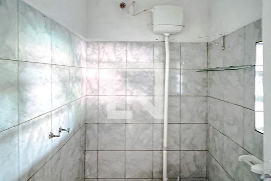 Banheiro de casa para alugar com 1 quarto, 160m² em Vila Ré, São Paulo