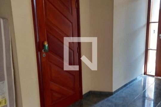 Sala de casa para alugar com 3 quartos, 720m² em Interlagos, São Paulo
