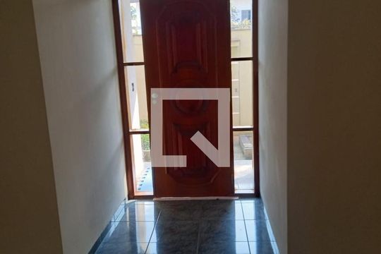 Sala de casa para alugar com 3 quartos, 720m² em Interlagos, São Paulo