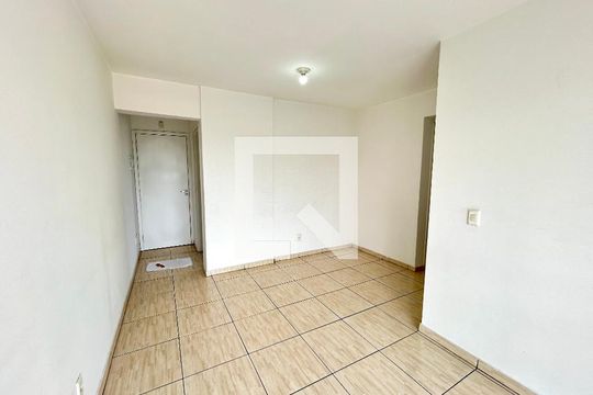 Sala de apartamento para alugar com 2 quartos, 65m² em Vila das Palmeiras, Guarulhos