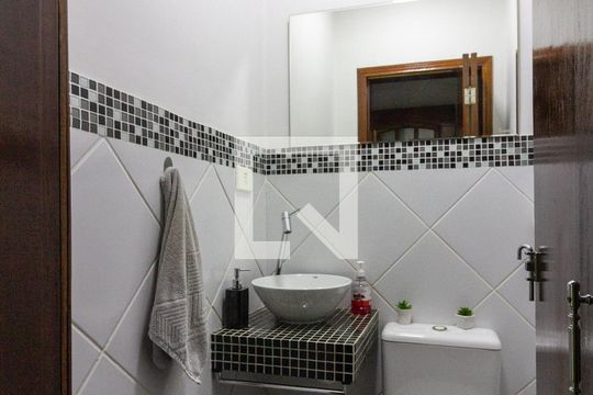 Casa para alugar com 2 quartos, 270m² em Vila Galvão, Guarulhos