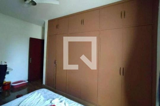 Casa à venda com 4 quartos, 215m² em Vila Alpina, Santo André