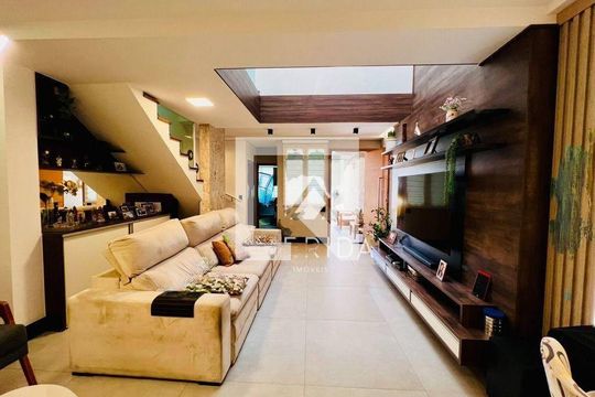Casa à venda com 4 quartos, 221m² em Vila Alpina, Santo André