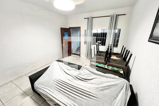 Sala de casa para alugar com 3 quartos, 240m² em Sítio do Morro, São Paulo