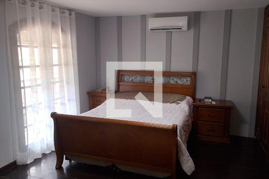 Quarto de casa à venda com 3 quartos, 450m² em Jacarepaguá, Rio de Janeiro