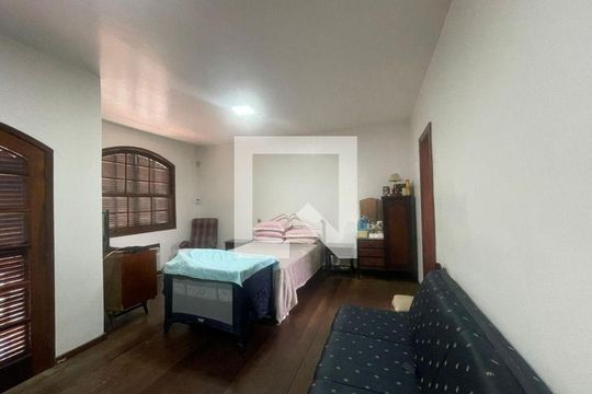 Casa à venda com 5 quartos, 380m² em Piratininga, Niterói
