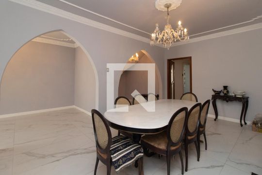 Casa para alugar com 3 quartos, 400m² em Menino Deus, Porto Alegre