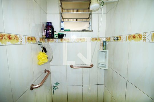 Banheiro de casa à venda com 2 quartos, 150m² em Irajá, Rio de Janeiro