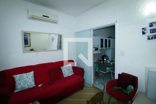 Sala de casa à venda com 2 quartos, 150m² em Irajá, Rio de Janeiro