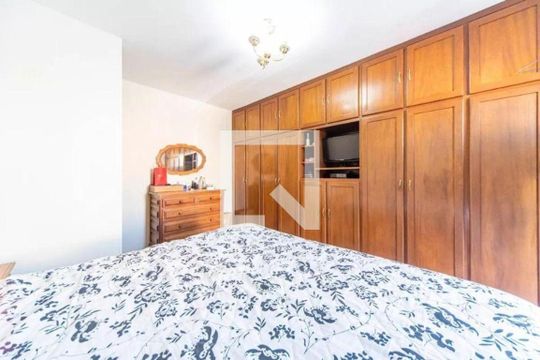 Casa à venda com 3 quartos, 230m² em Vila Pires, Santo André