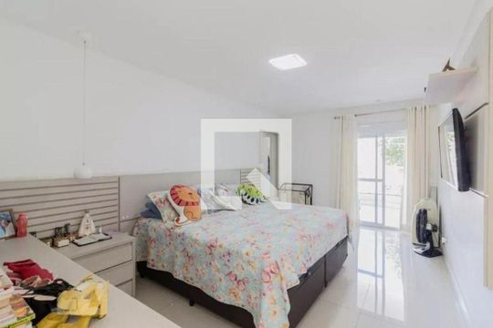 Casa à venda com 3 quartos, 255m² em Vila Vilma, Santo André