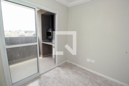 Sala de apartamento à venda com 2 quartos, 60m² em Vila Curuçá, Santo André