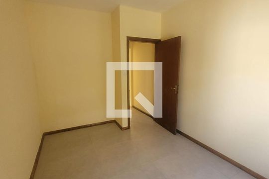 Quarto 1  de casa para alugar com 4 quartos, 240m² em Chácara das Pedras, Porto Alegre