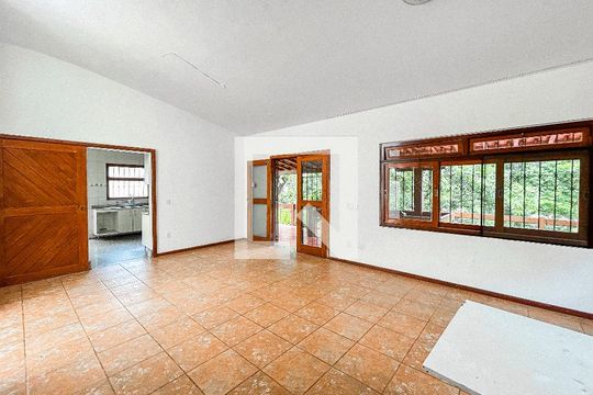Casa de Condomínio à venda com 3 quartos, 750m² em Nacional, Belo Horizonte
