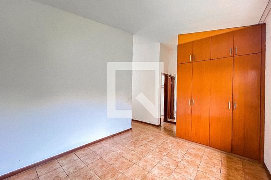 Casa de Condomínio à venda com 3 quartos, 750m² em Nacional, Belo Horizonte
