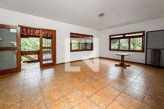 Casa de Condomínio à venda com 3 quartos, 750m² em Nacional, Belo Horizonte