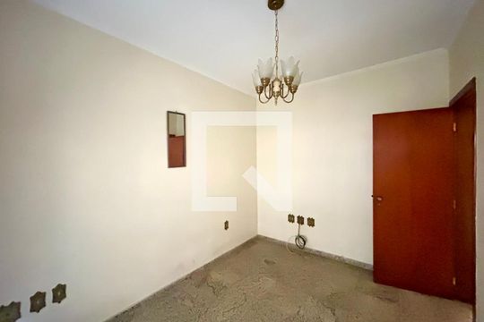 Quarto 2 de casa à venda com 8 quartos, 372m² em Vila Rosalia, Guarulhos