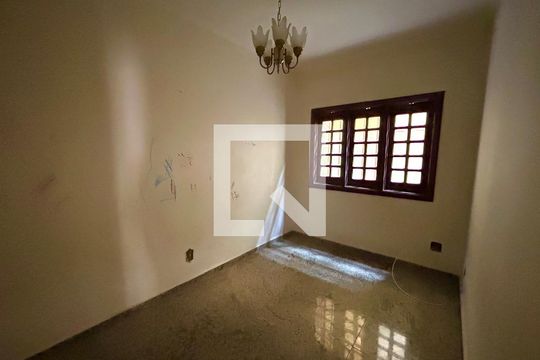 Quarto 1 de casa à venda com 8 quartos, 372m² em Vila Rosalia, Guarulhos