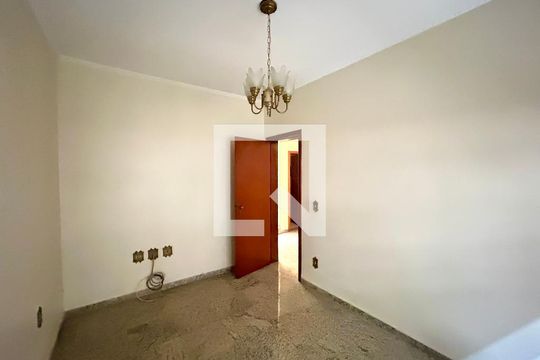 Quarto 2 de casa à venda com 8 quartos, 372m² em Vila Rosalia, Guarulhos