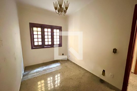 Quarto 1 de casa à venda com 8 quartos, 372m² em Vila Rosalia, Guarulhos