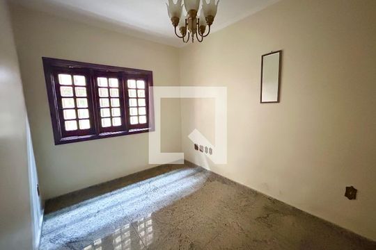 Quarto 2 de casa à venda com 8 quartos, 372m² em Vila Rosalia, Guarulhos