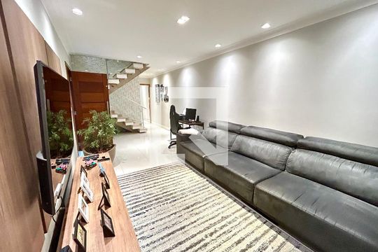 Sala de casa à venda com 3 quartos, 173m² em Jardim do Papai, Guarulhos