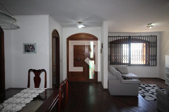 Sala de casa para alugar com 5 quartos, 435m² em Chácara das Pedras, Porto Alegre