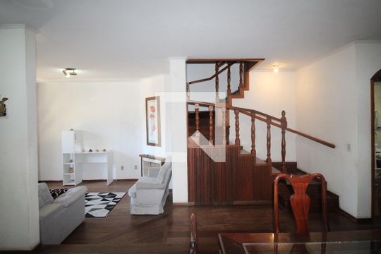 Sala de casa para alugar com 5 quartos, 435m² em Chácara das Pedras, Porto Alegre