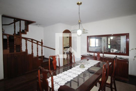 Sala de casa para alugar com 5 quartos, 435m² em Chácara das Pedras, Porto Alegre