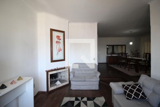 Sala de casa para alugar com 5 quartos, 435m² em Chácara das Pedras, Porto Alegre