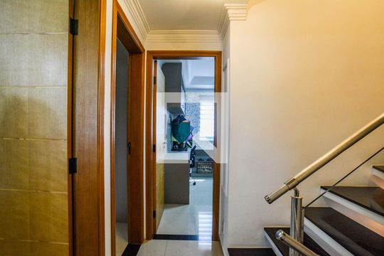 Escada de casa de condomínio à venda com 4 quartos, 150m² em Utinga, Santo André