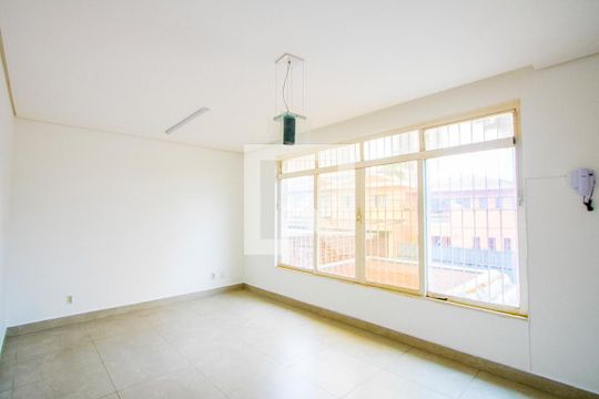 Sala de casa para alugar com 3 quartos, 208m² em Vila Assunção, Santo André