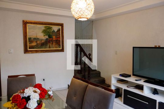 sala de casa para alugar com 4 quartos, 250m² em Vila Yolanda, Osasco