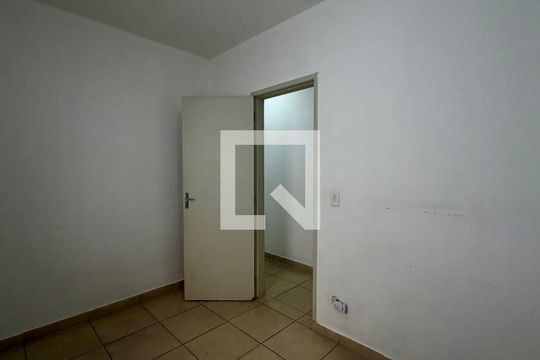 Quarto 2 de casa à venda com 2 quartos, 125m² em Jardim Ester Yolanda, São Paulo