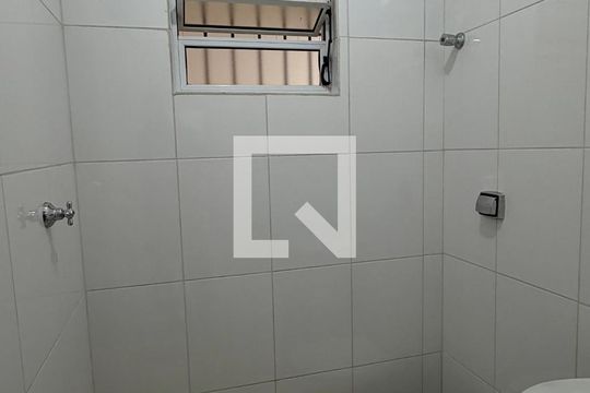 Banheiro 1 de casa à venda com 2 quartos, 125m² em Jardim Ester Yolanda, São Paulo