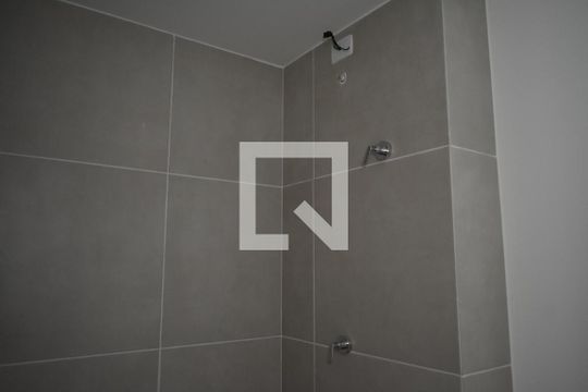Studio Banheiro de kitnet/studio à venda com 0 quarto, 30m² em Mirandópolis, São Paulo