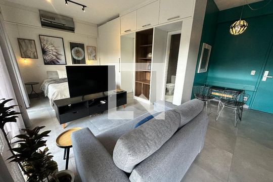 Sala de apartamento à venda com 1 quarto, 49m² em Residencial Tambore Iii, Santana de Parnaíba