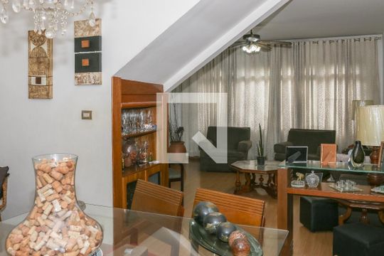 Sala de casa à venda com 4 quartos, 300m² em Bom Retiro, São Paulo