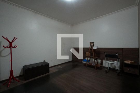 Casa à venda com 4 quartos, 240m² em Jardim da Gloria, São Paulo