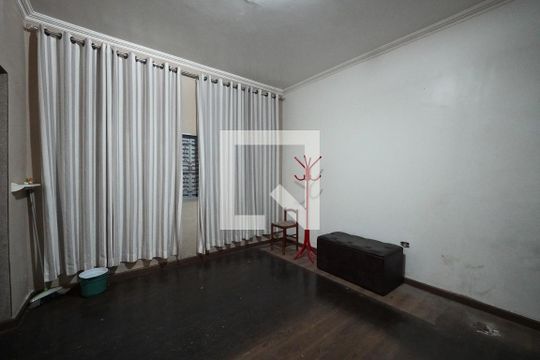 Casa à venda com 4 quartos, 240m² em Jardim da Gloria, São Paulo