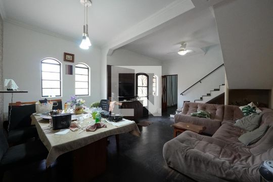 Casa à venda com 4 quartos, 240m² em Jardim da Gloria, São Paulo
