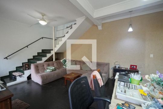 Casa à venda com 4 quartos, 240m² em Jardim da Gloria, São Paulo