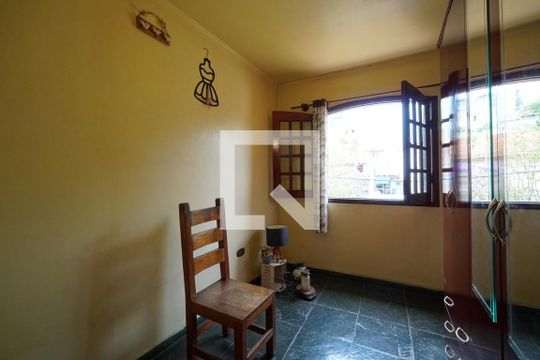 Casa à venda com 4 quartos, 240m² em Jardim da Gloria, São Paulo