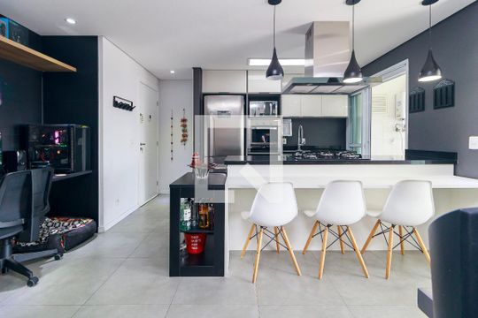 Sala de apartamento à venda com 2 quartos, 85m² em Santo Amaro, São Paulo