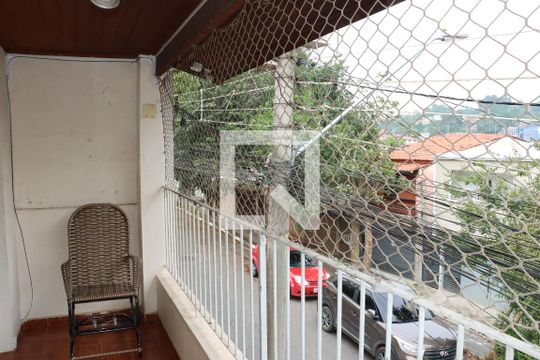 Casa para alugar com 2 quartos, 140m² em Jardim Nova Coimbra, Cotia
