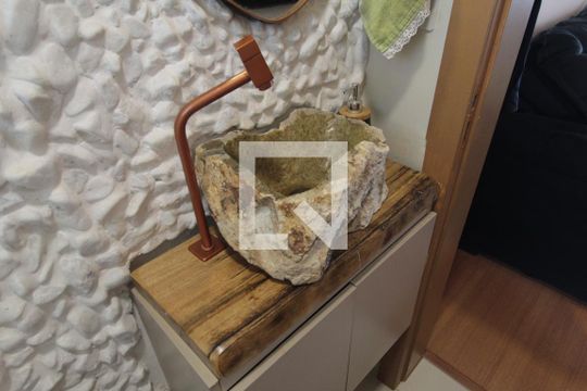 Lavabo de casa à venda com 3 quartos, 114m² em Santa Amelia, Belo Horizonte
