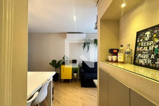Sala de apartamento à venda com 3 quartos, 64m² em Carandiru, São Paulo